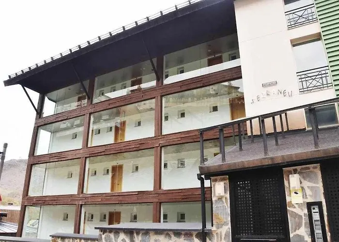 Nevadahome Serraneu Con Garaje Privado